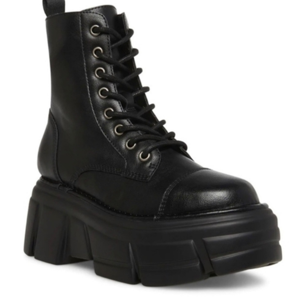 STEVE MADDEN Russell Black Platform Combat Boots